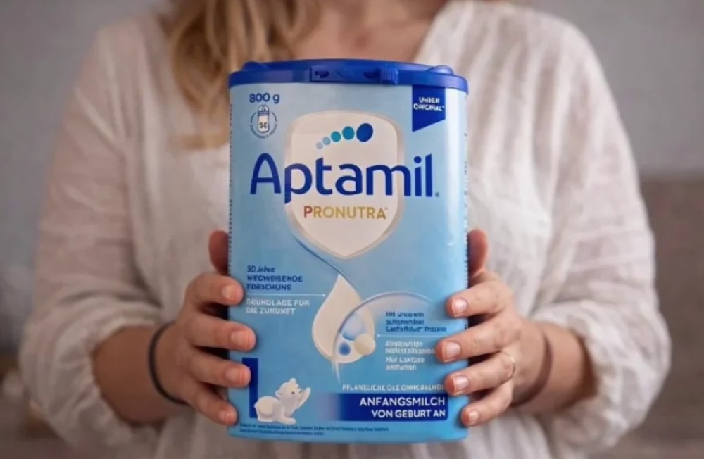 Qumështi me baktere që sjell probleme serioze për foshnjat, në Shqipëri u shpërndanë 276 kuti